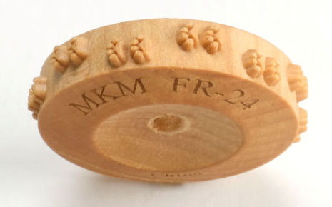 FR24 Dog Paw Prints
